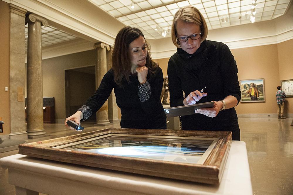 exhibition registrar